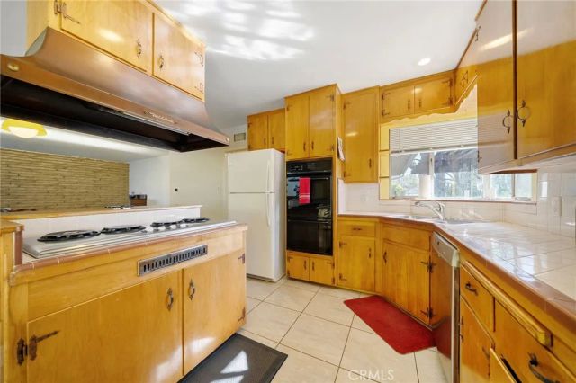 1317 N 2nd Avenue, Upland, CA 91786