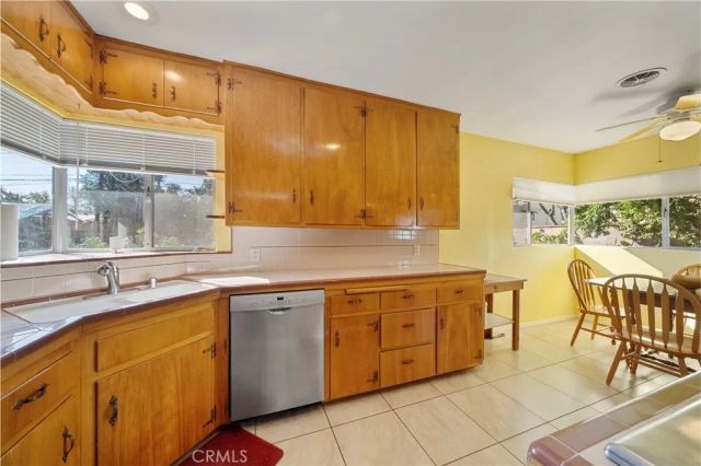 1317 N 2nd Avenue, Upland, CA 91786
