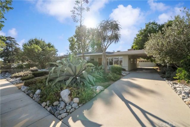 1317 N 2nd Avenue, Upland, CA 91786