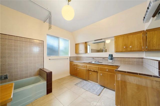1317 N 2nd Avenue, Upland, CA 91786