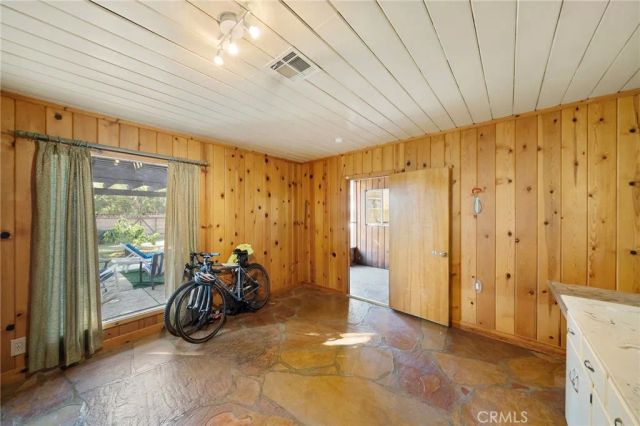 1317 N 2nd Avenue, Upland, CA 91786