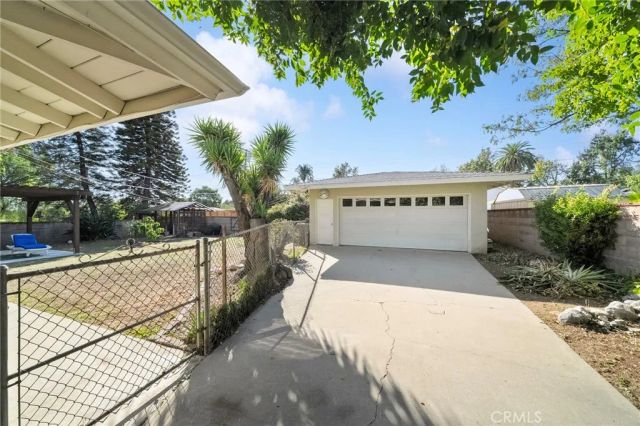 1317 N 2nd Avenue, Upland, CA 91786