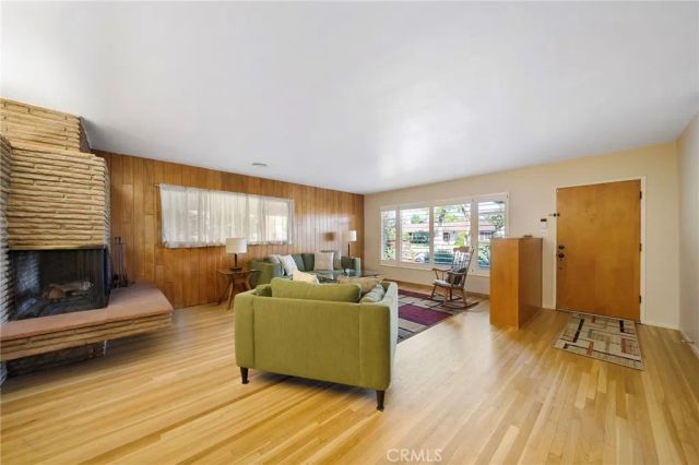 1317 N 2nd Avenue, Upland, CA 91786