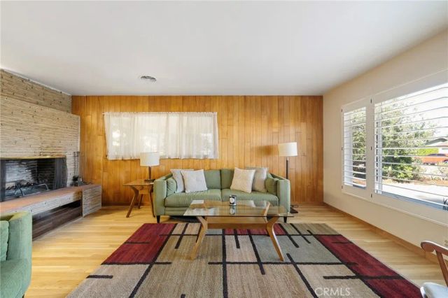 1317 N 2nd Avenue, Upland, CA 91786