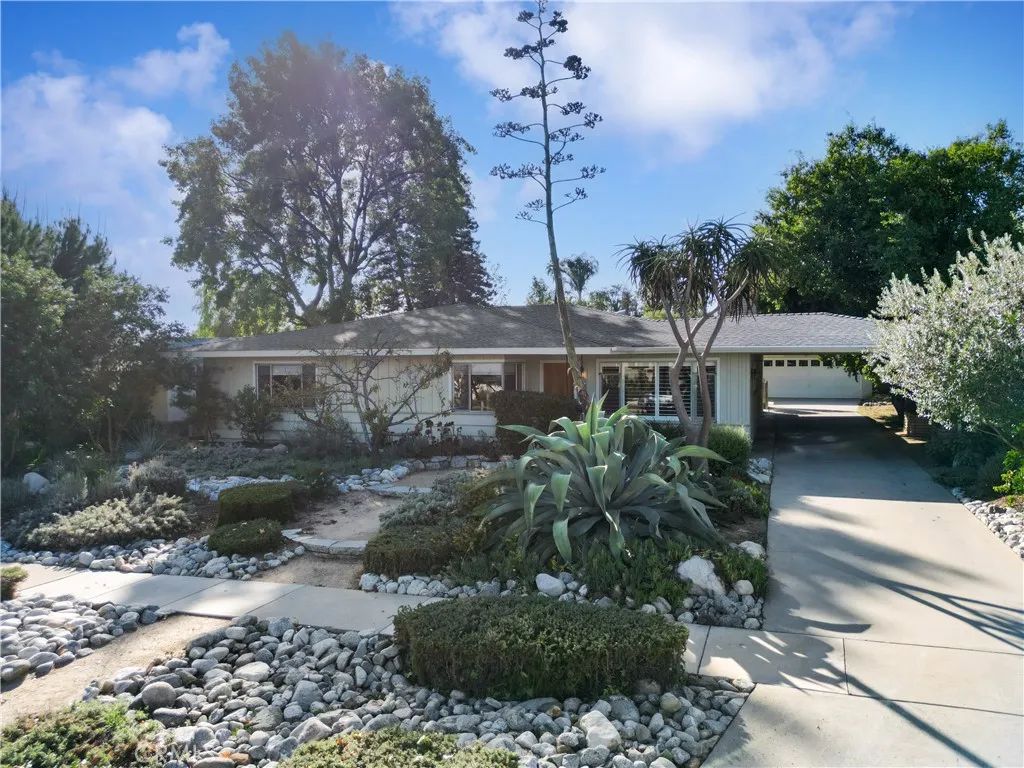 1317 N 2nd Avenue, Upland, CA 91786