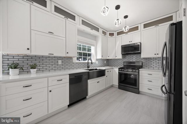 10401 GRANDHAVEN AVE, Upper Marlboro, MD 20772