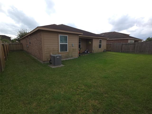 416 Turquoise Trade Drive, La Marque, TX 77568