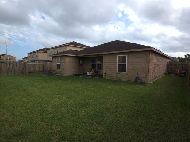 416 Turquoise Trade Drive, La Marque, TX 77568