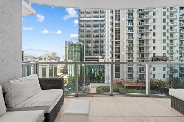 1050 Brickell Ave 1706, Miami, FL 33131