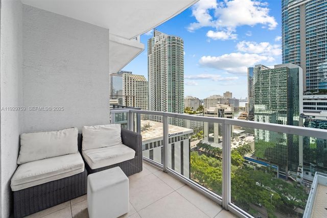 1050 Brickell Ave 1706, Miami, FL 33131