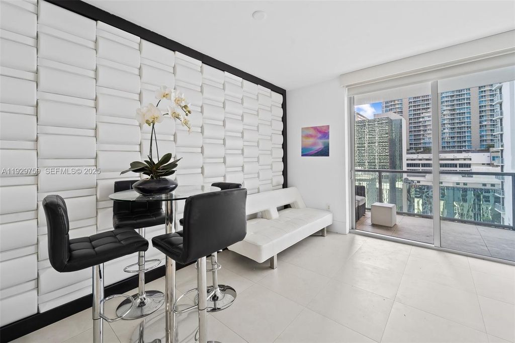 1050 Brickell Ave 1706, Miami, FL 33131