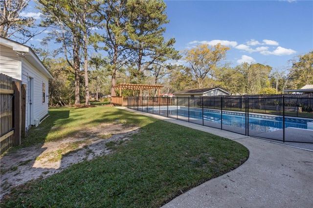 5030 Cole Drive E, Mobile, AL 36619