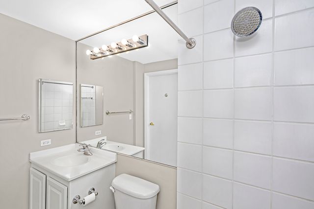 345 N La Salle Drive 1202, Chicago, IL 60654