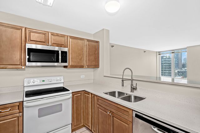 345 N La Salle Drive 1202, Chicago, IL 60654