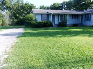 704 Leeville Pike Apt A, Lebanon, TN 37087