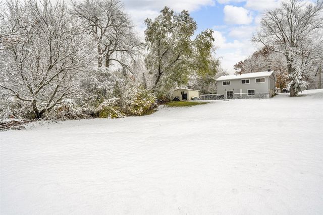 1064 Lake Marie Drive, Horton, MI 49246