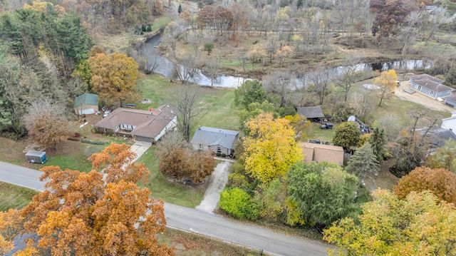 1064 Lake Marie Drive, Horton, MI 49246