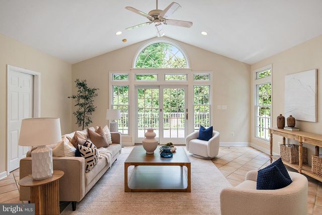 2 TOLSON ST, Annapolis, MD 21401