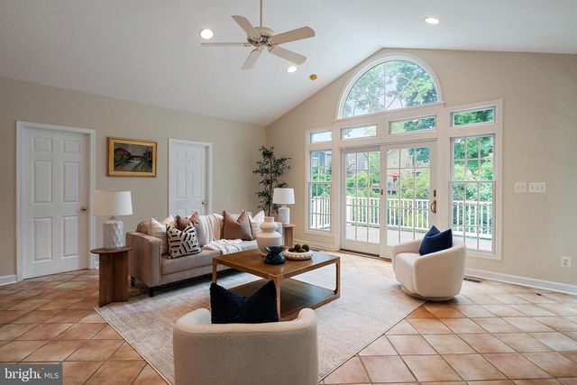 2 TOLSON ST, Annapolis, MD 21401