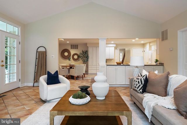 2 TOLSON ST, Annapolis, MD 21401