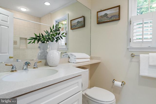 2 TOLSON ST, Annapolis, MD 21401