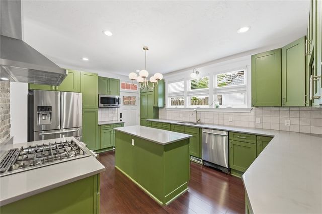 6055 Stanton Ave, Highland Park, PA 15206