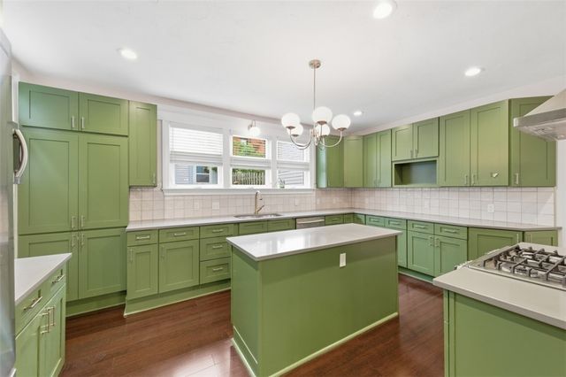6055 Stanton Ave, Highland Park, PA 15206