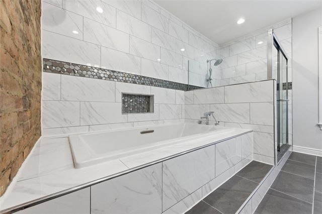 6055 Stanton Ave, Highland Park, PA 15206