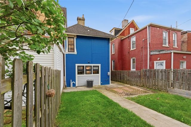 6055 Stanton Ave, Highland Park, PA 15206