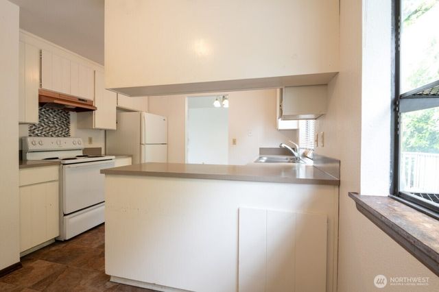 1702 Browns Point Boulevard, Tacoma, WA 98422