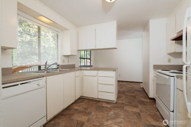 1702 Browns Point Boulevard, Tacoma, WA 98422