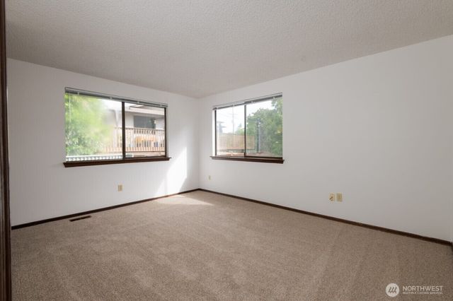 1702 Browns Point Boulevard, Tacoma, WA 98422