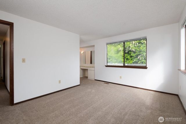 1702 Browns Point Boulevard, Tacoma, WA 98422