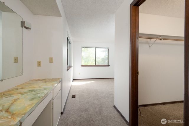 1702 Browns Point Boulevard, Tacoma, WA 98422