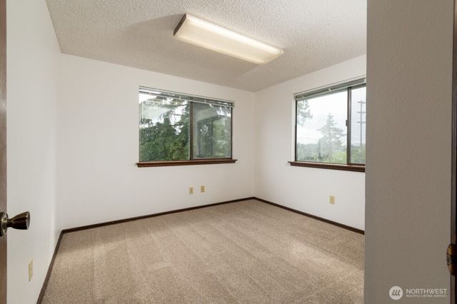 1702 Browns Point Boulevard, Tacoma, WA 98422
