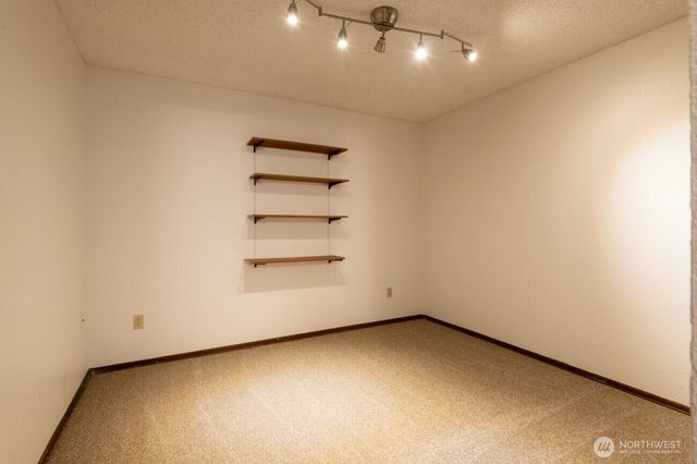 1702 Browns Point Boulevard, Tacoma, WA 98422
