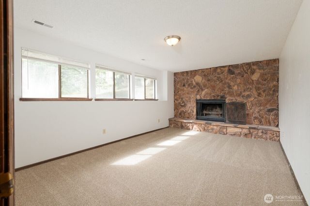 1702 Browns Point Boulevard, Tacoma, WA 98422