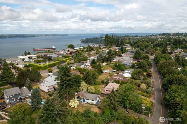 1702 Browns Point Boulevard, Tacoma, WA 98422