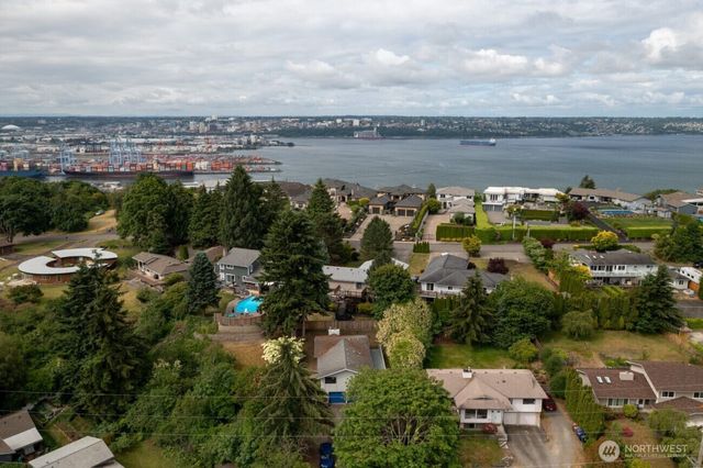 1702 Browns Point Boulevard, Tacoma, WA 98422