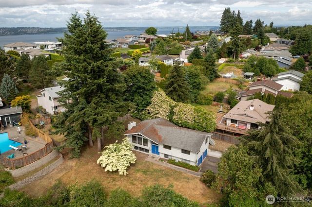 1702 Browns Point Boulevard, Tacoma, WA 98422