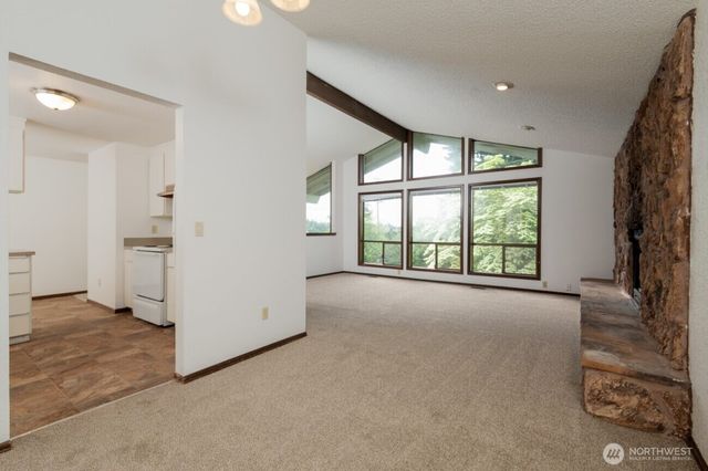 1702 Browns Point Boulevard, Tacoma, WA 98422