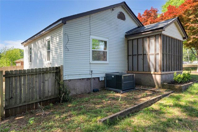 105 Nalley Street, Easley, SC 29640