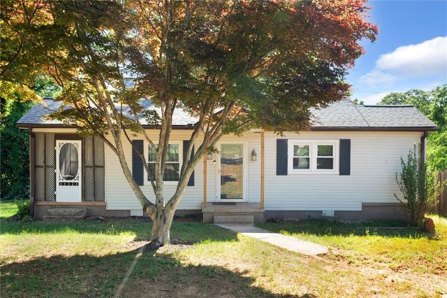 105 Nalley Street, Easley, SC 29640