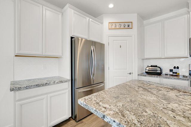 2011 Coffee Creek Way, Plumas Lake, CA 95961