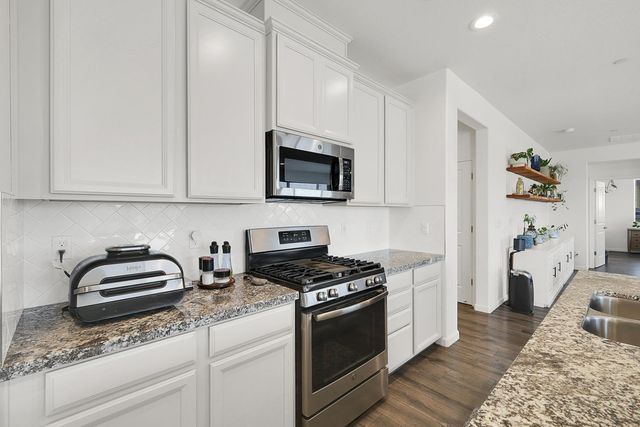 2011 Coffee Creek Way, Plumas Lake, CA 95961