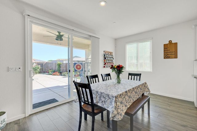 2011 Coffee Creek Way, Plumas Lake, CA 95961