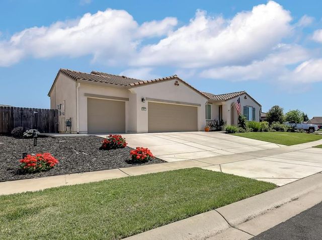 2011 Coffee Creek Way, Plumas Lake, CA 95961