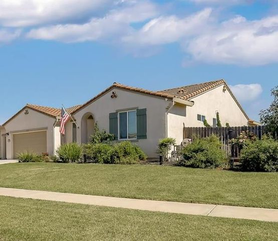 2011 Coffee Creek Way, Plumas Lake, CA 95961