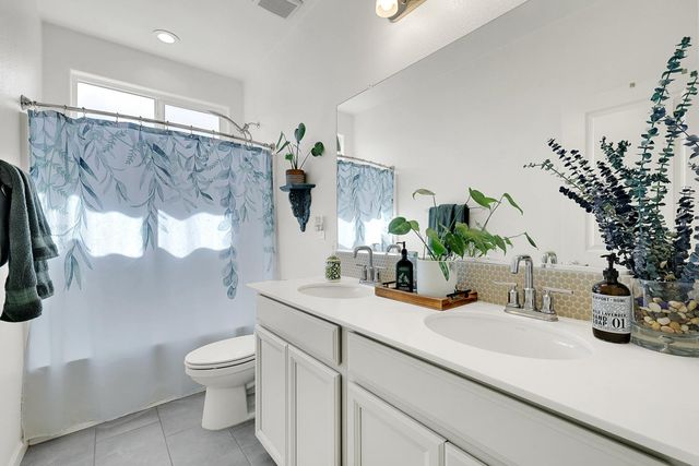 2011 Coffee Creek Way, Plumas Lake, CA 95961