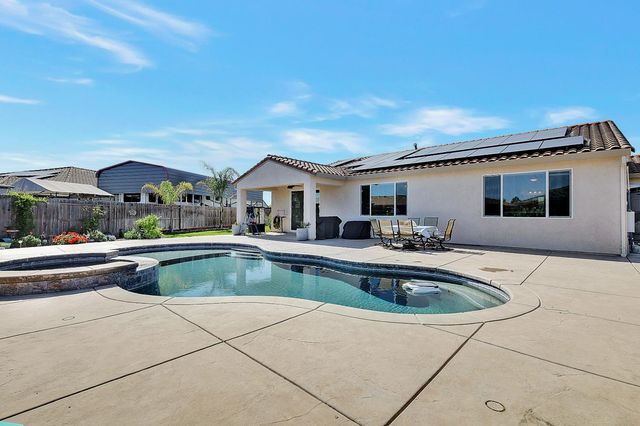 2011 Coffee Creek Way, Plumas Lake, CA 95961